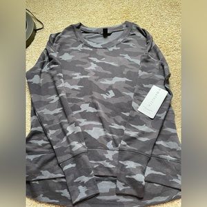 NWT Athleta Printed Sweatshirt Petite M